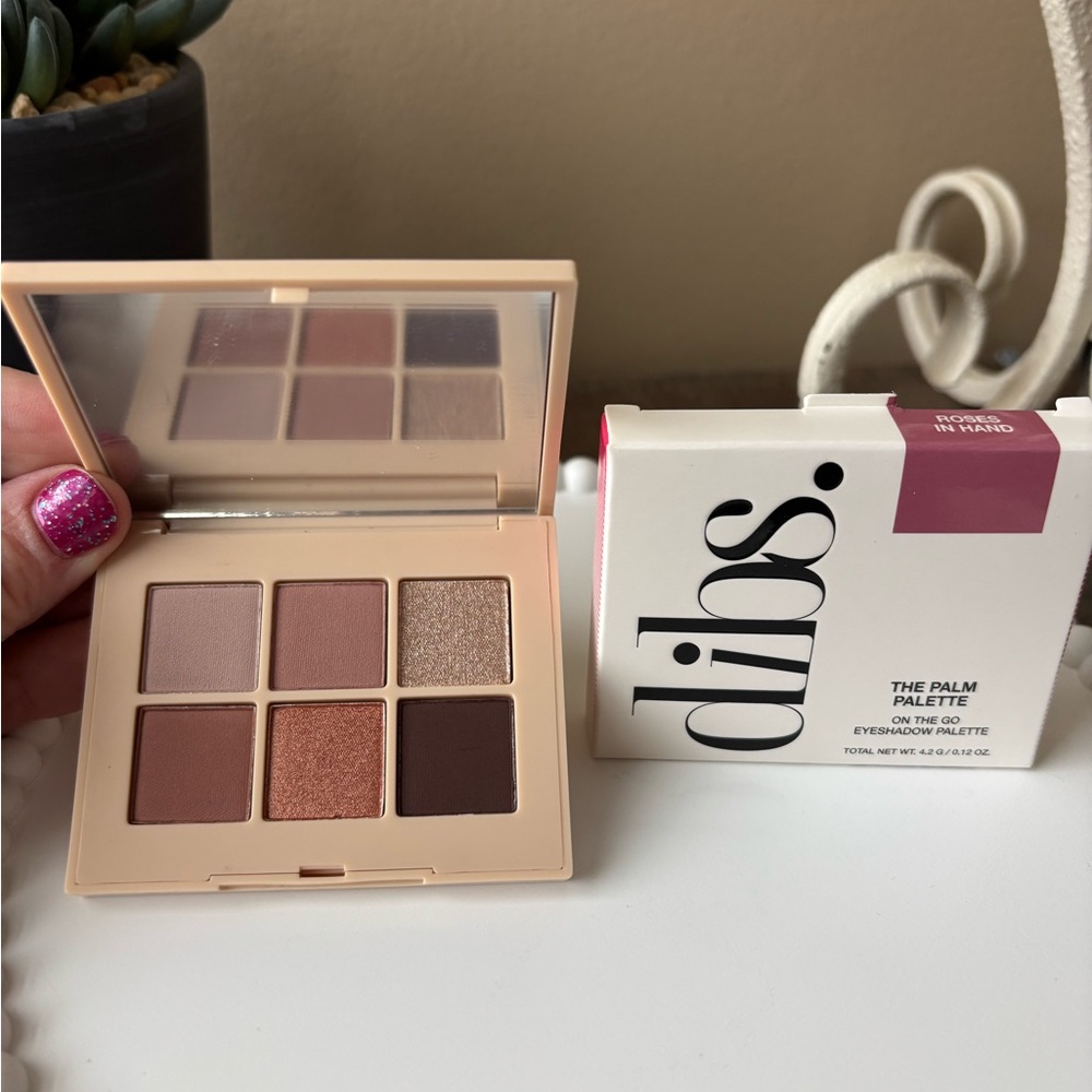 Dibs- The Palm Palette - Roses in Hand